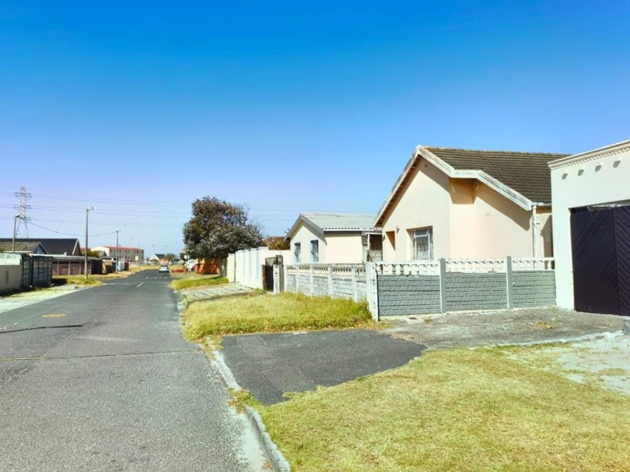 3 Bedroom Property for Sale in Lotus River Western Cape